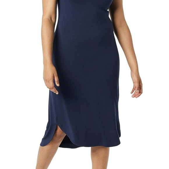 Elegant Black Sleeveless Dress - Picture 6 of 6